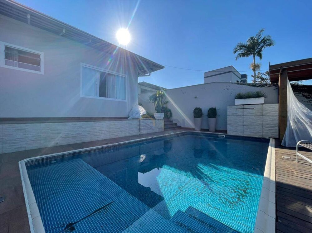 Casa, 3 quartos, 227 m² - Foto 1