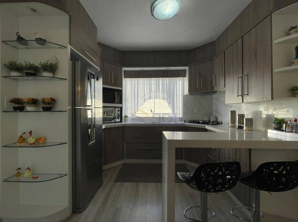 Casa, 3 quartos, 227 m² - Foto 4