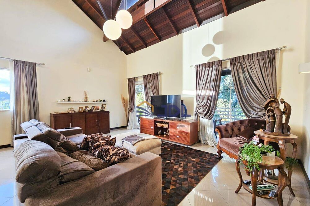 Casa, 2 quartos, 239 m² - Foto 1