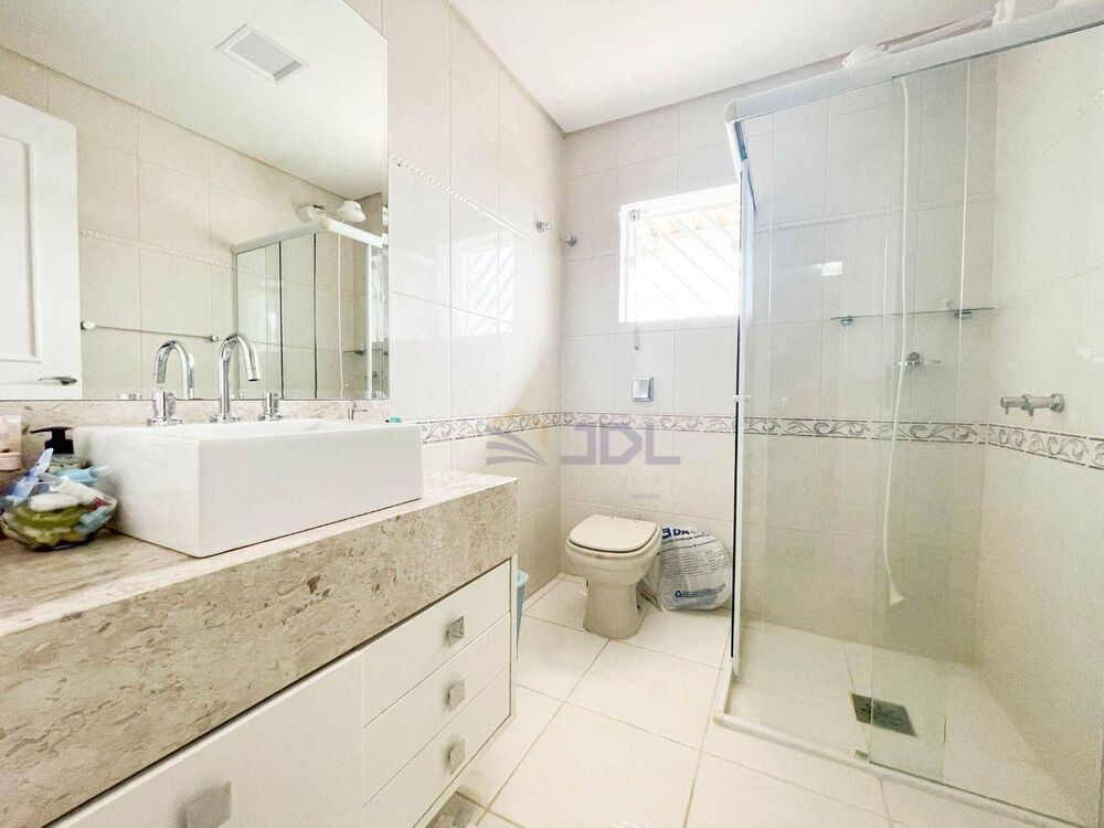 Casa, 3 quartos, 260 m² - Foto 1