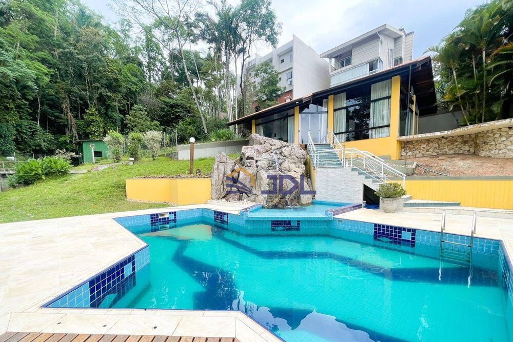 Casa, 6 quartos, 725 m² - Foto 1