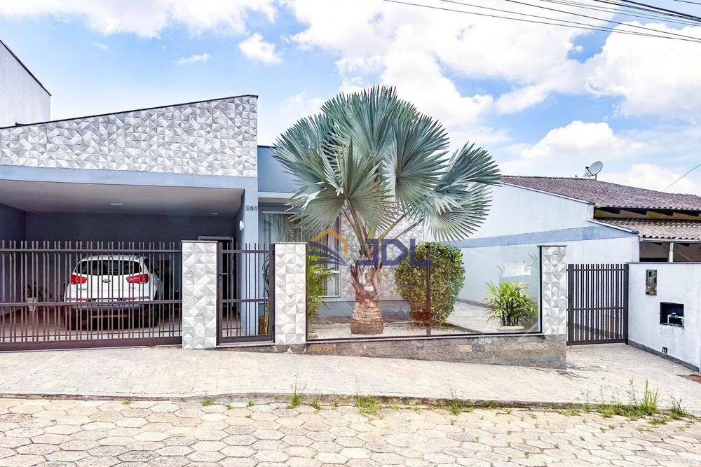 Casa, 3 quartos, 311 m² - Foto 1