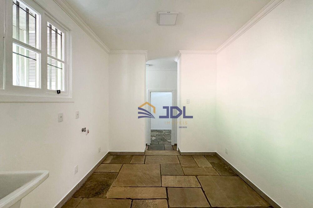 Casa à venda com 6 quartos, 435m² - Foto 3