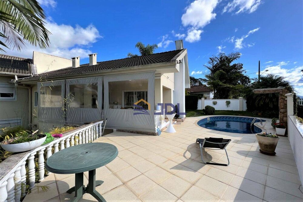 Casa à venda com 4 quartos, 332m² - Foto 3
