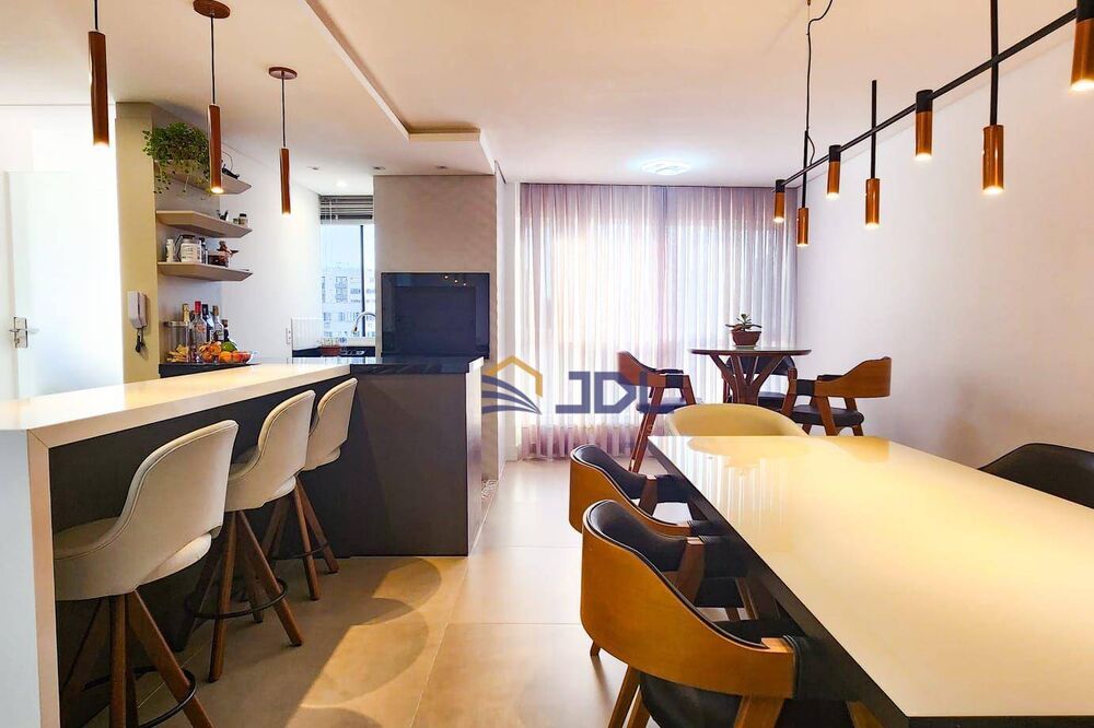 Apartamento à venda com 3 quartos, 106m² - Foto 1