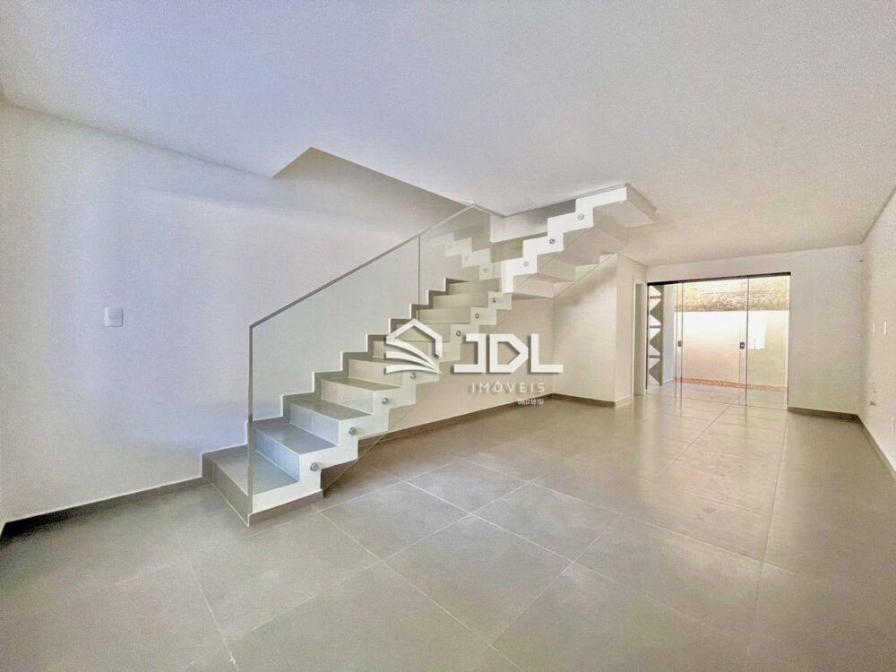Casa à venda com 3 quartos, 106m² - Foto 3