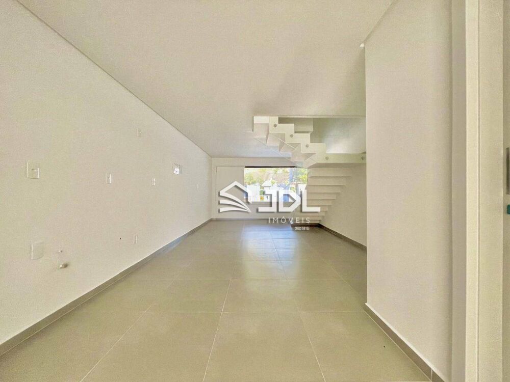 Casa à venda com 3 quartos, 106m² - Foto 5