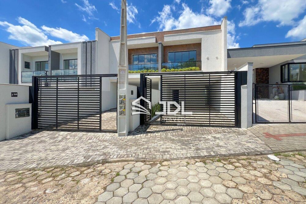 Casa à venda com 3 quartos, 153m² - Foto 1