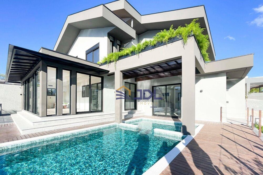Casa à venda com 4 quartos, 400m² - Foto 2