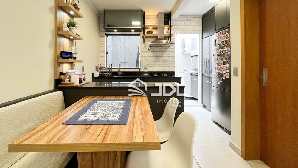Casa, 2 quartos, 67 m² - Foto 1