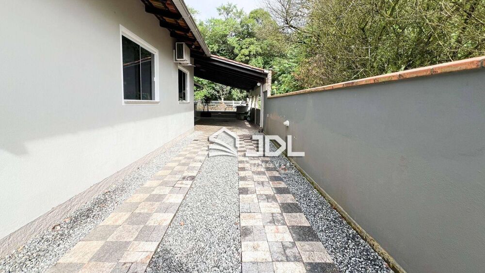 Casa à venda com 2 quartos, 109m² - Foto 2