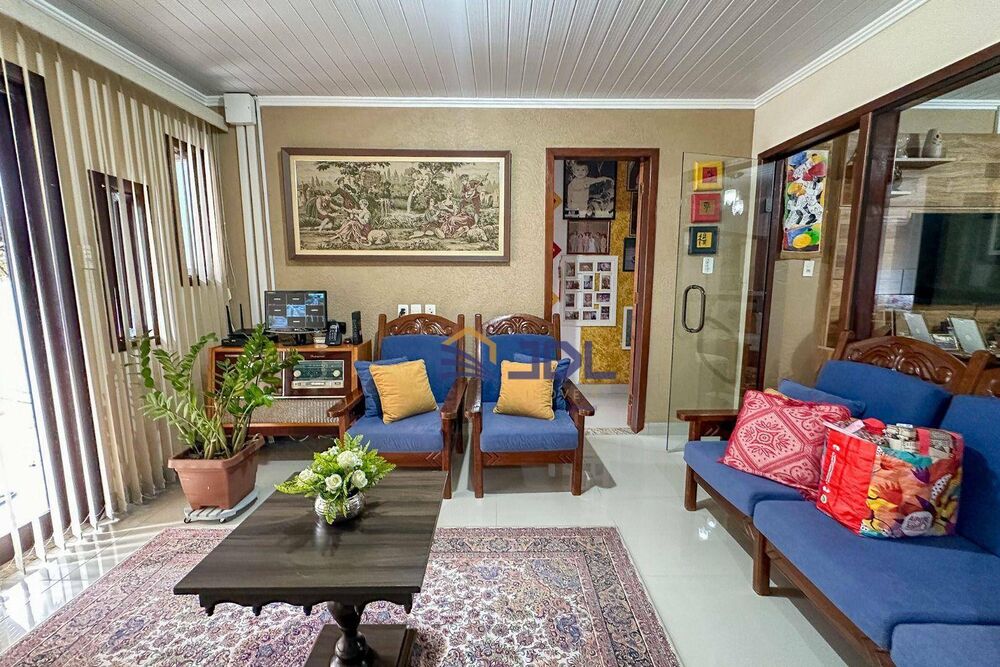 Casa, 3 quartos, 227 m² - Foto 2