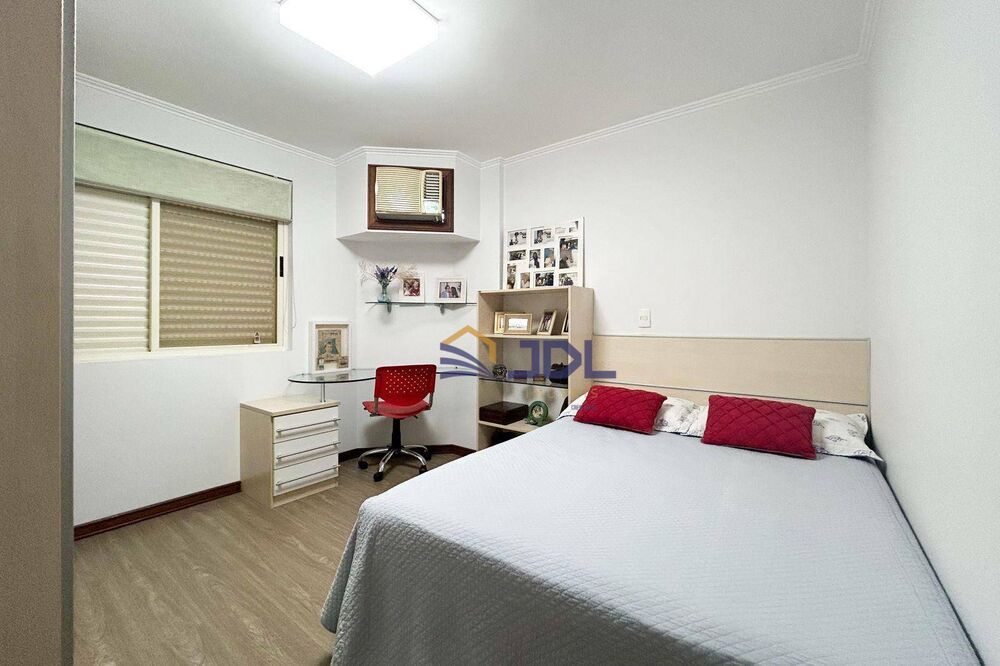 Apartamento à venda com 3 quartos, 171m² - Foto 6