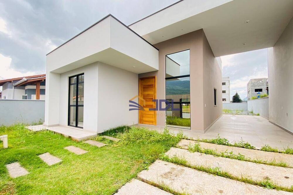 Casa à venda com 3 quartos, 102m² - Foto 1