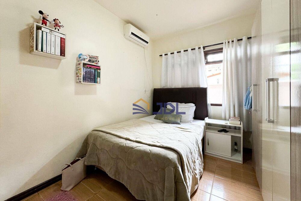 Casa à venda com 3 quartos, 230m² - Foto 10