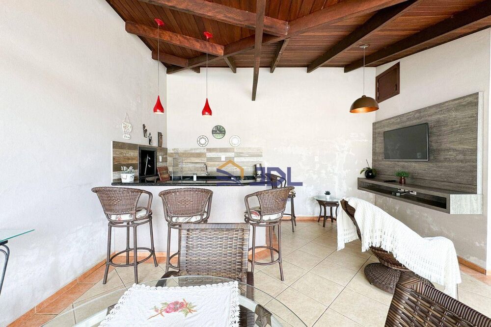 Casa à venda com 3 quartos, 230m² - Foto 9