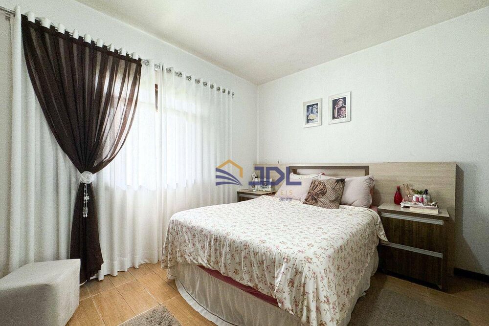 Casa à venda com 3 quartos, 230m² - Foto 11