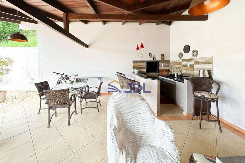 Casa à venda com 3 quartos, 230m² - Foto 7