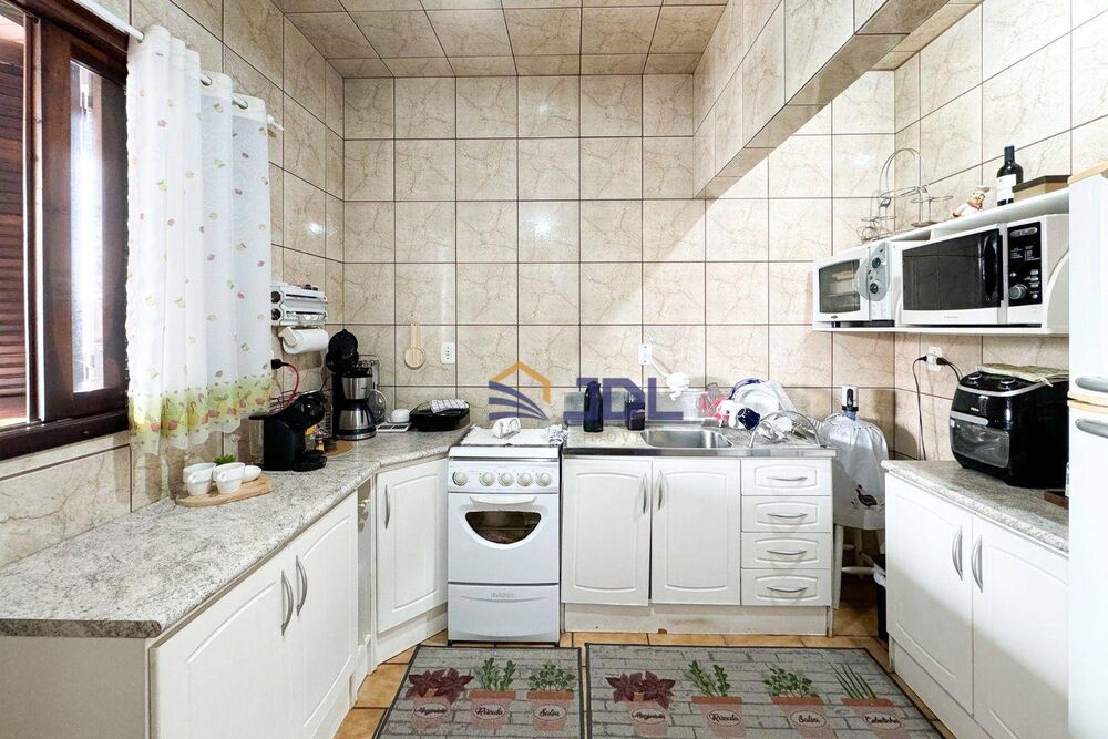 Casa à venda com 3 quartos, 230m² - Foto 4