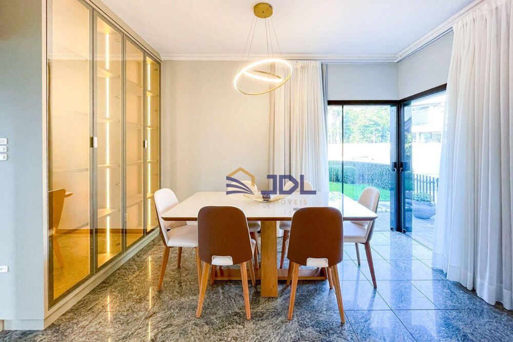 Casa, 3 quartos, 312 m² - Foto 1