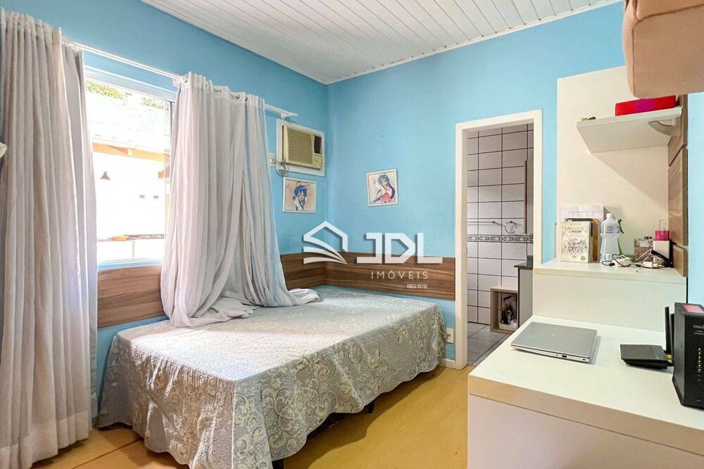 Casa, 3 quartos, 207 m² - Foto 2