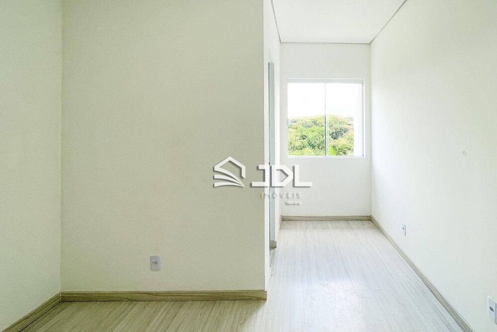 Casa à venda com 2 quartos, 75m² - Foto 3
