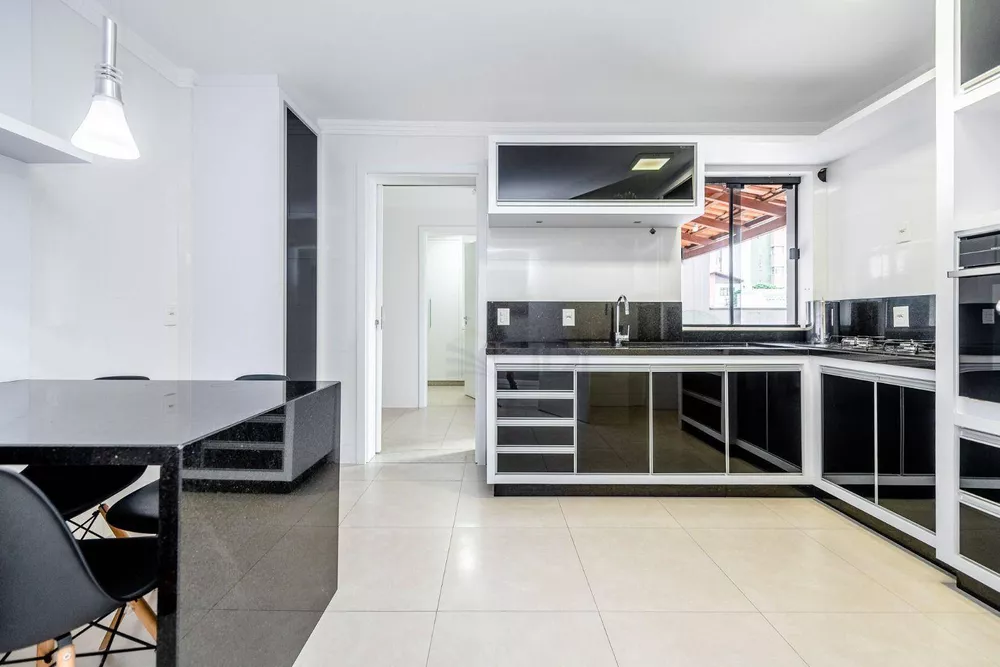 Apartamento à venda com 3 quartos, 234m² - Foto 6