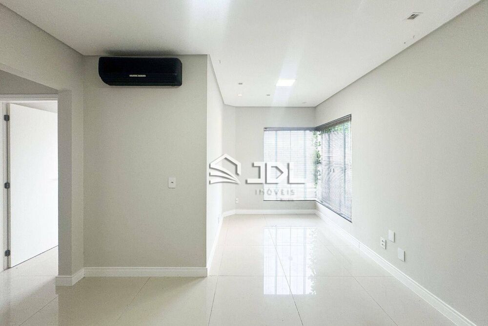Casa à venda com 3 quartos, 78m² - Foto 8