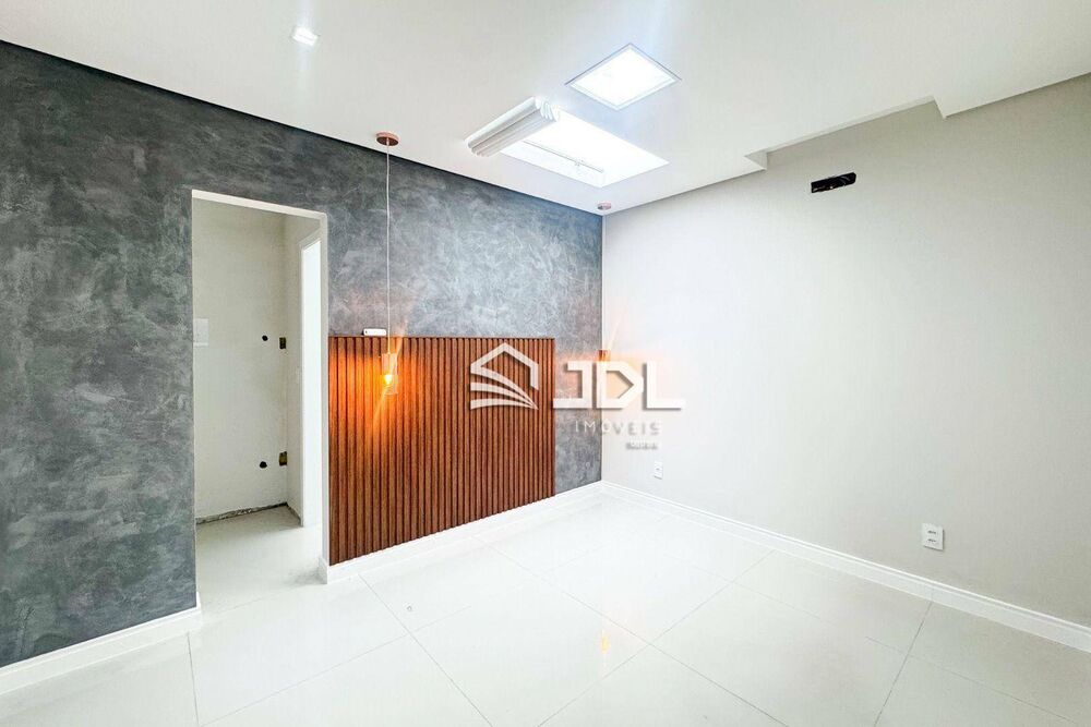 Casa à venda com 3 quartos, 78m² - Foto 4