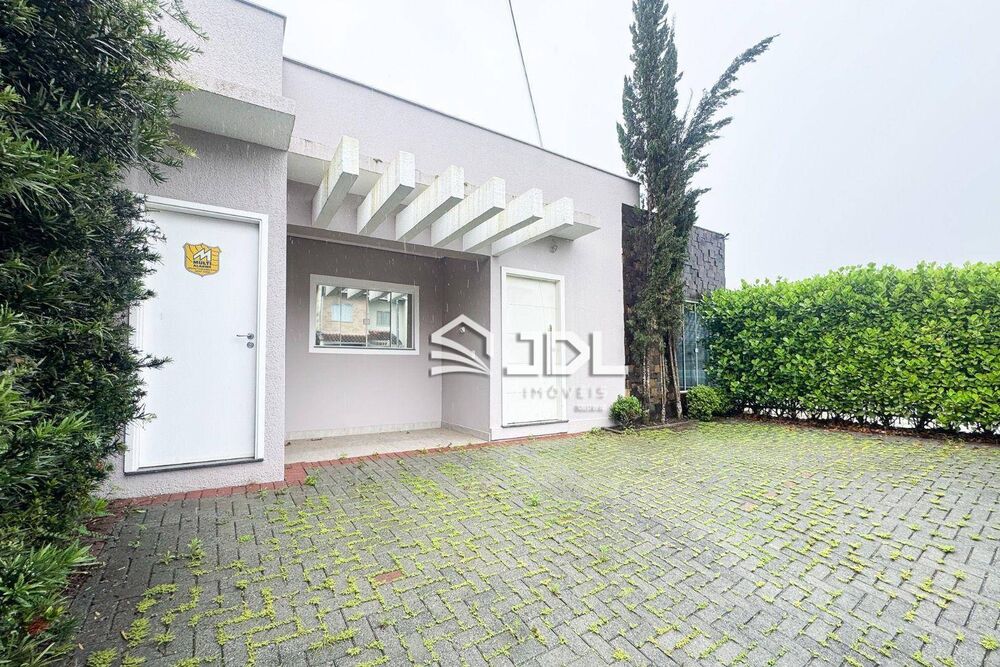 Casa à venda com 3 quartos, 78m² - Foto 1