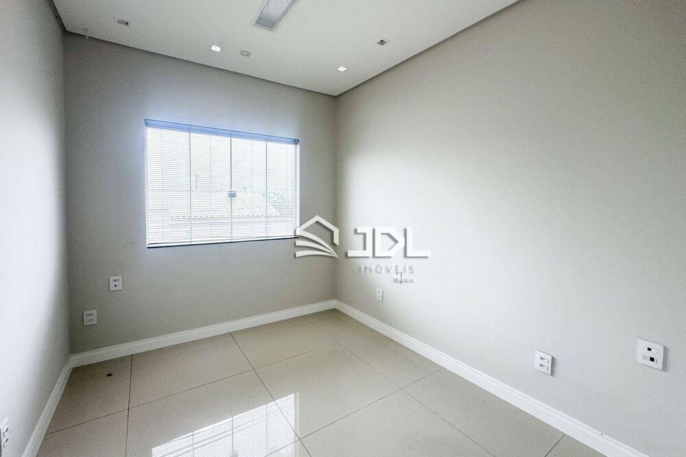 Casa à venda com 3 quartos, 78m² - Foto 2