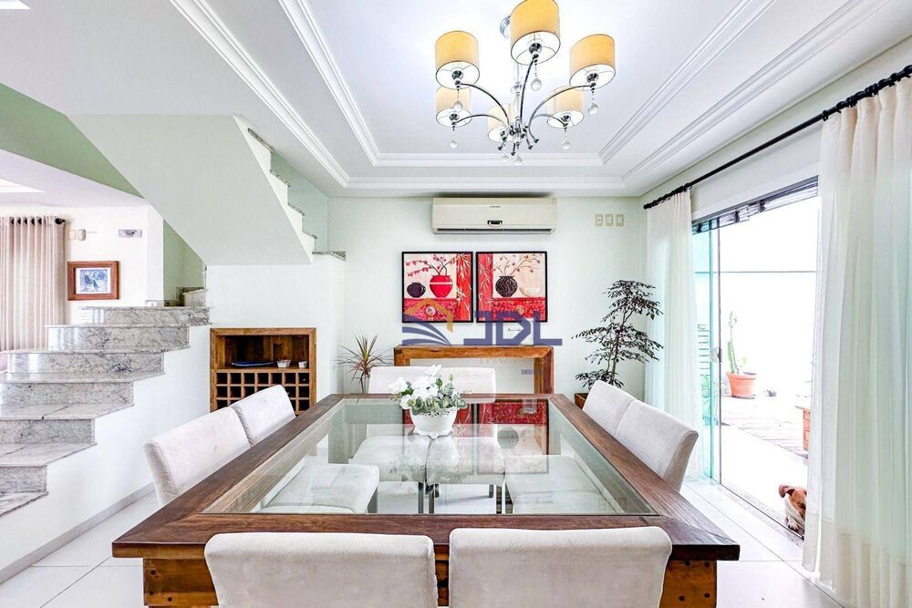 Casa à venda com 5 quartos, 313m² - Foto 3