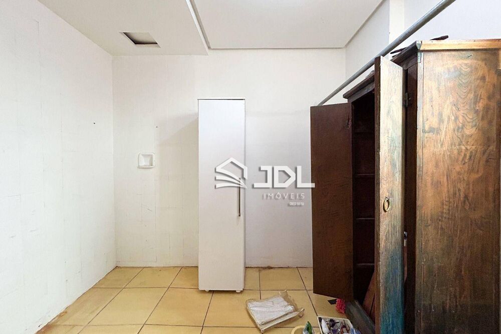 Apartamento à venda com 3 quartos, 121m² - Foto 3