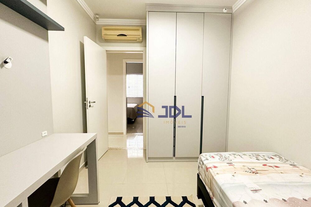 Casa à venda com 3 quartos, 240m² - Foto 14