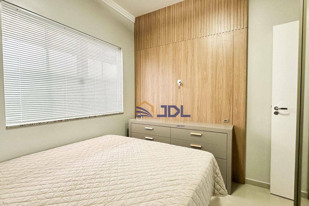 Casa à venda com 3 quartos, 240m² - Foto 11