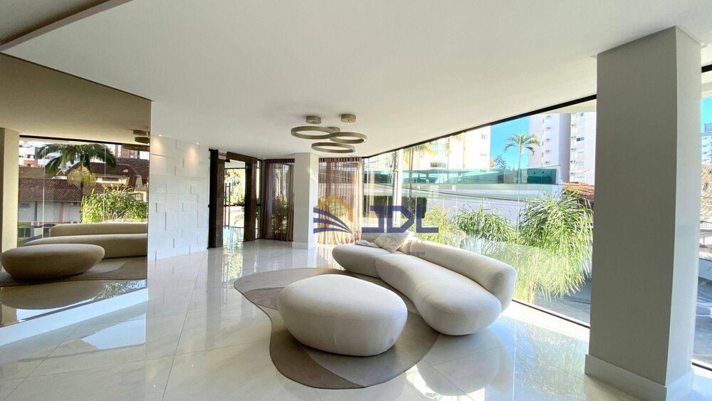 Apartamento à venda com 3 quartos, 133m² - Foto 1