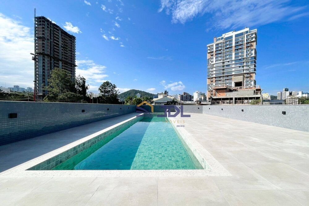 Apartamento à venda com 2 quartos, 64m² - Foto 4