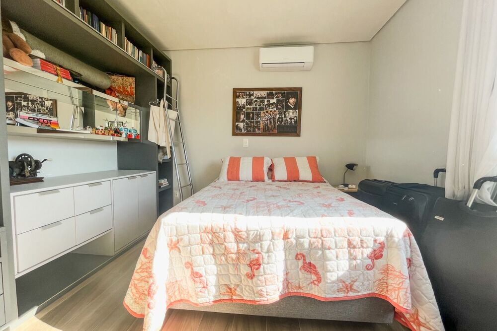 Casa de Condomínio à venda com 4 quartos, 330m² - Foto 3