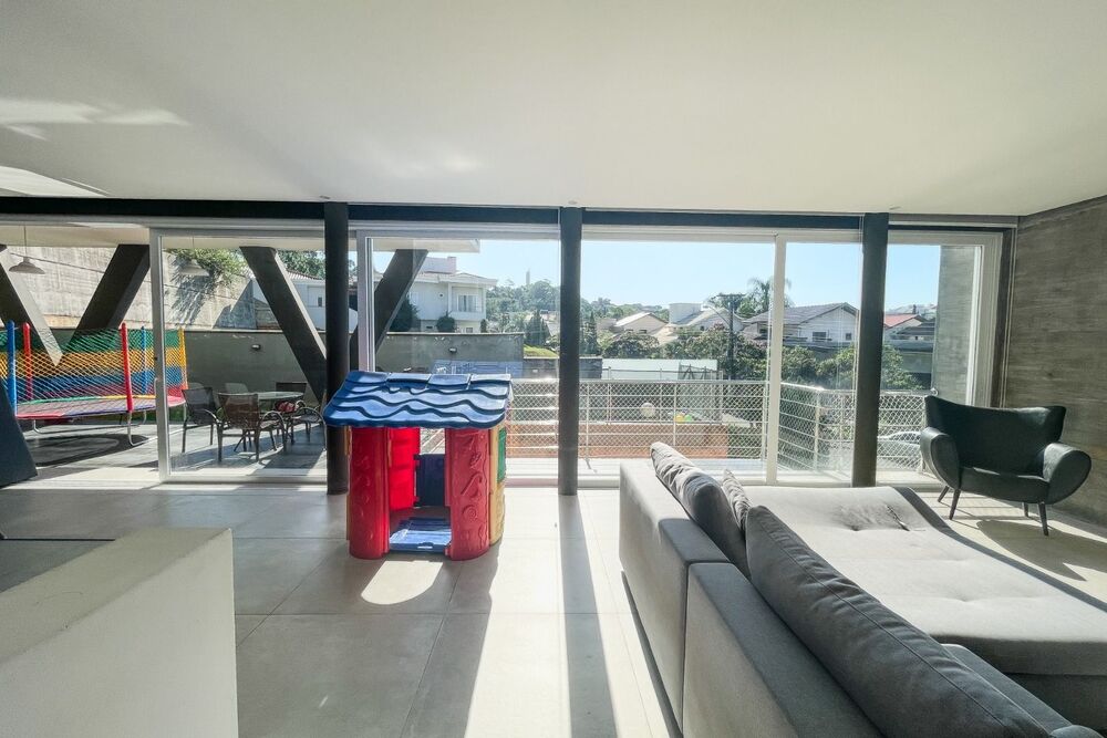 Casa de Condomínio à venda com 4 quartos, 330m² - Foto 2