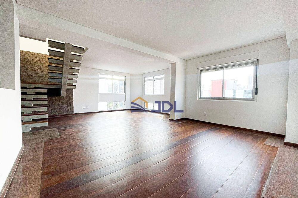 Cobertura, 3 quartos, 223 m² - Foto 2