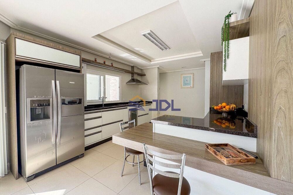 Casa, 3 quartos, 268 m² - Foto 2