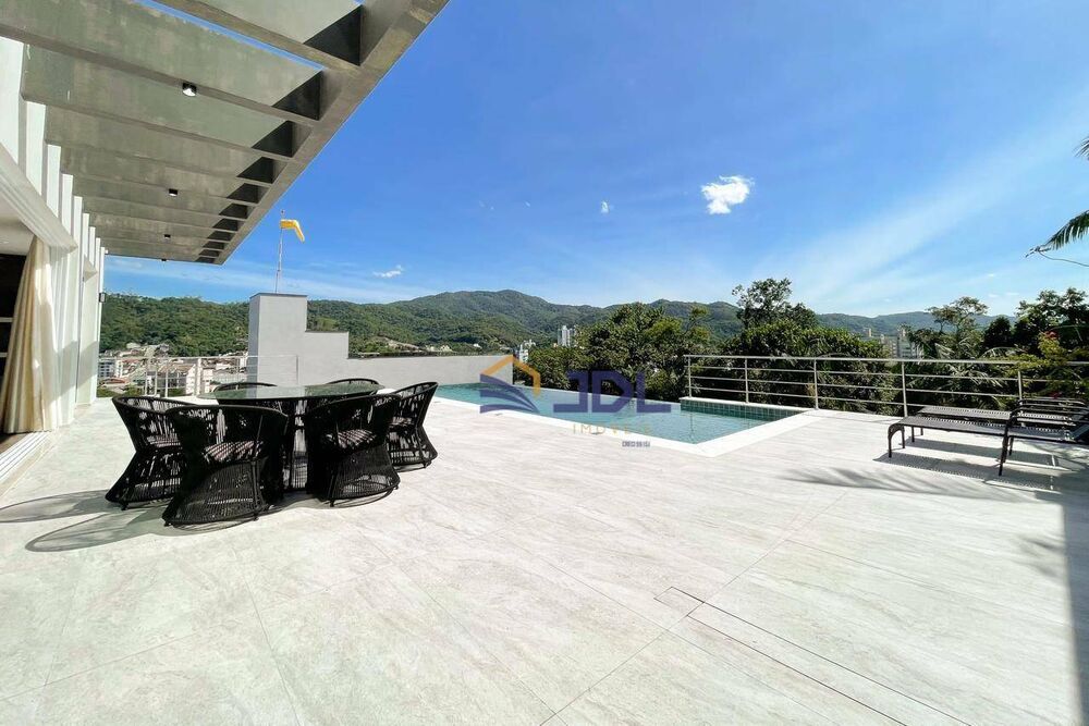 Casa à venda com 4 quartos, 754m² - Foto 4