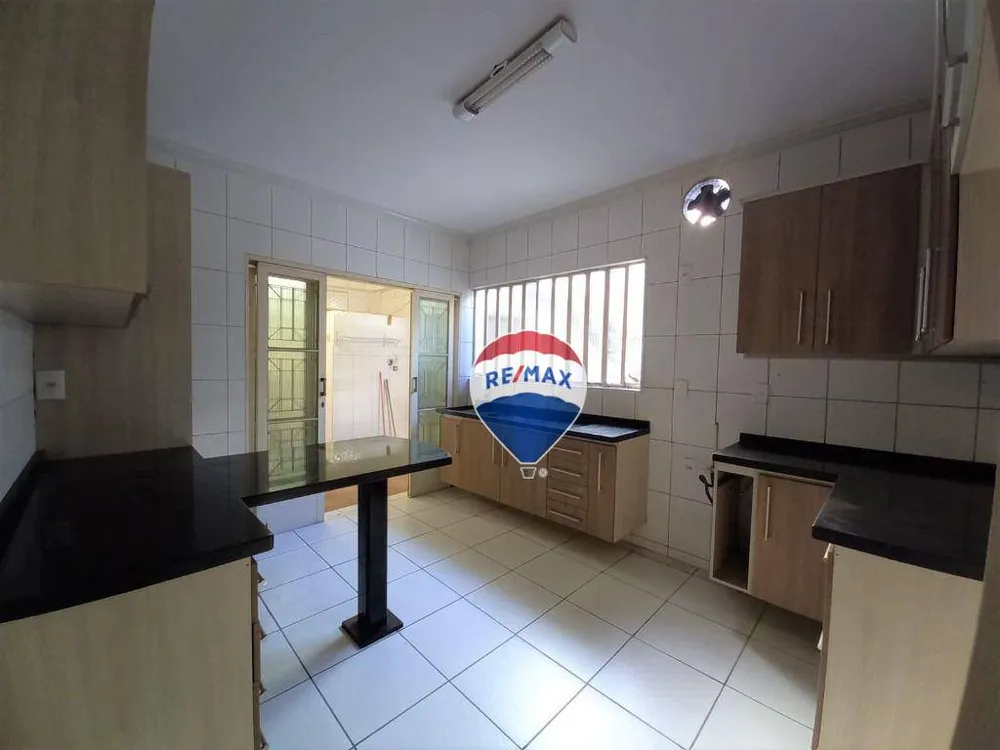 Casa, 3 quartos, 240 m² - Foto 4