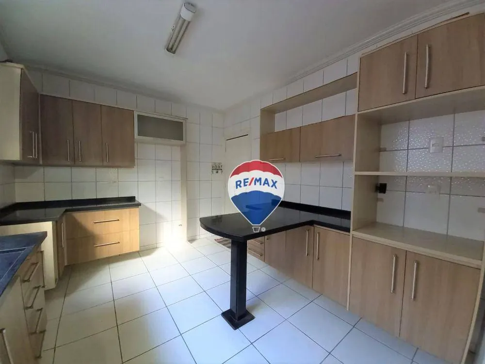 Casa, 3 quartos, 240 m² - Foto 3