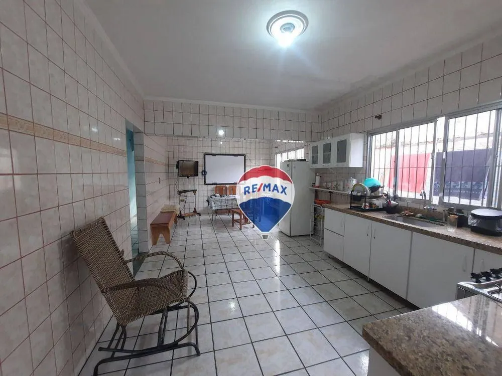 Casa, 4 quartos, 300 m² - Foto 4