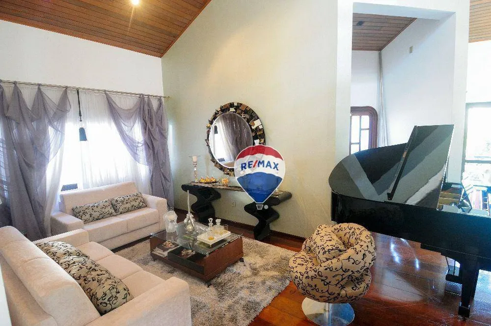 Casa, 5 quartos, 1500 m² - Foto 1