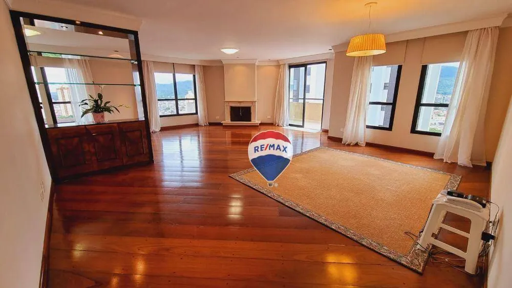 Apartamento, 3 quartos, 207 m² - Foto 1