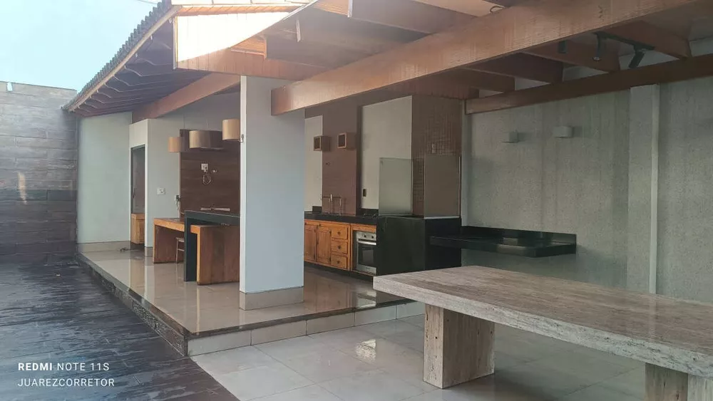 Casa, 4 quartos, 225 m² - Foto 1