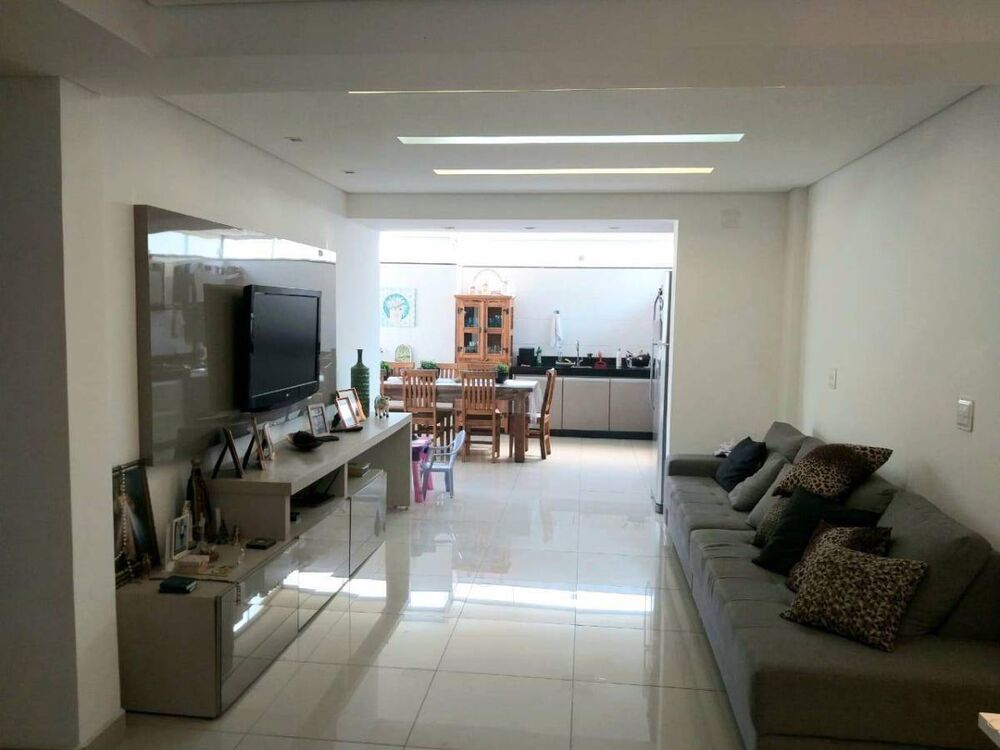Apartamento à venda com 3 quartos, 110m² - Foto 2