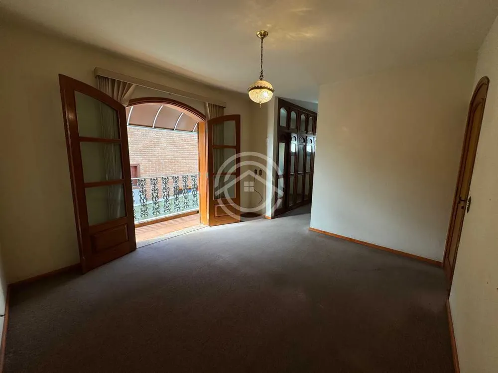 Casa, 4 quartos, 270 m² - Foto 1